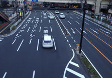 日本道路交通法改订！边看手机边驾驶将面临3倍严惩
