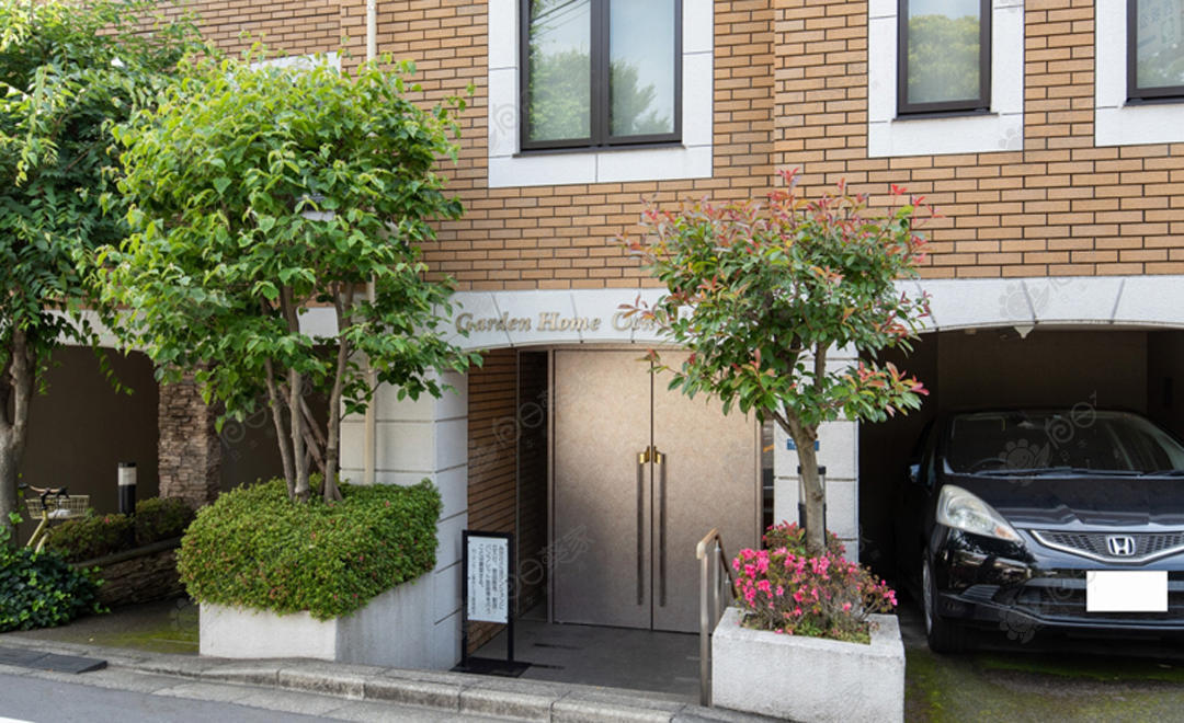 日本东京都新宿区下落合自住3居室公寓带庭院