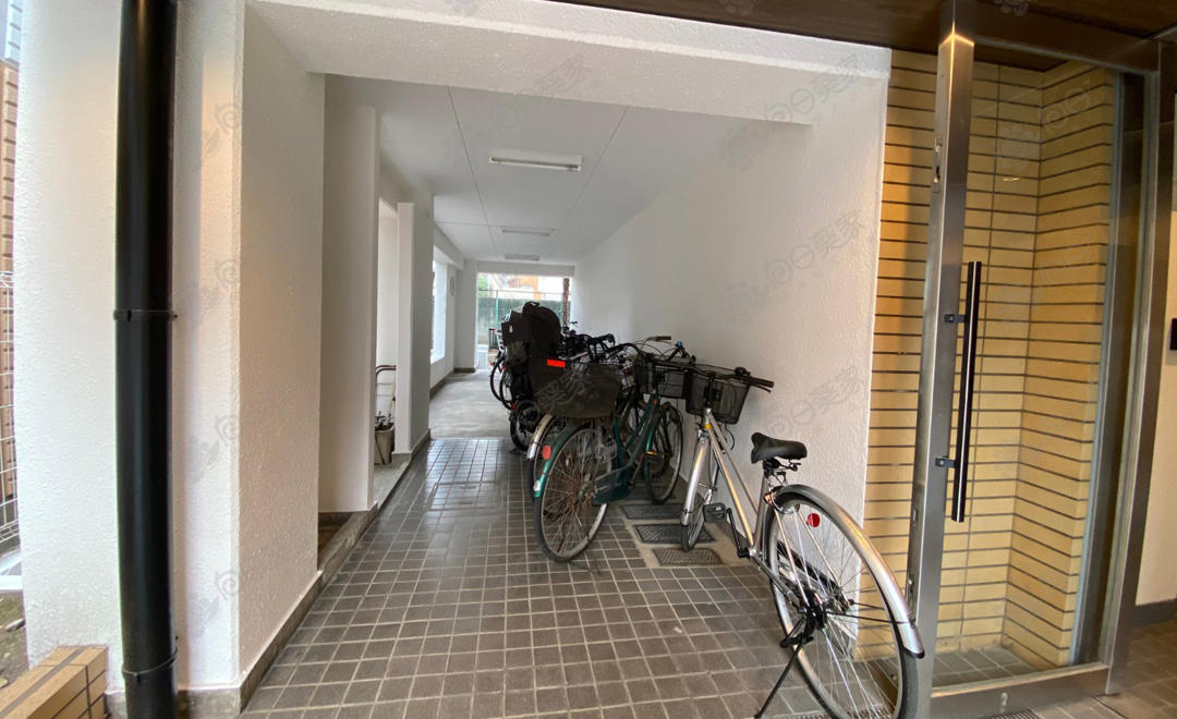 公寓自行车停放处