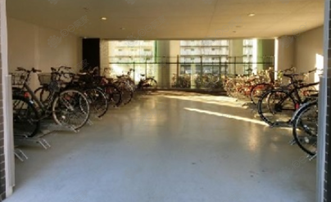 公寓自行车停车场