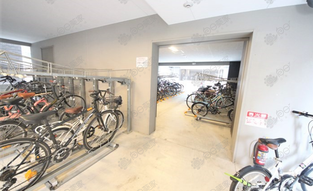 公寓自行车停车场