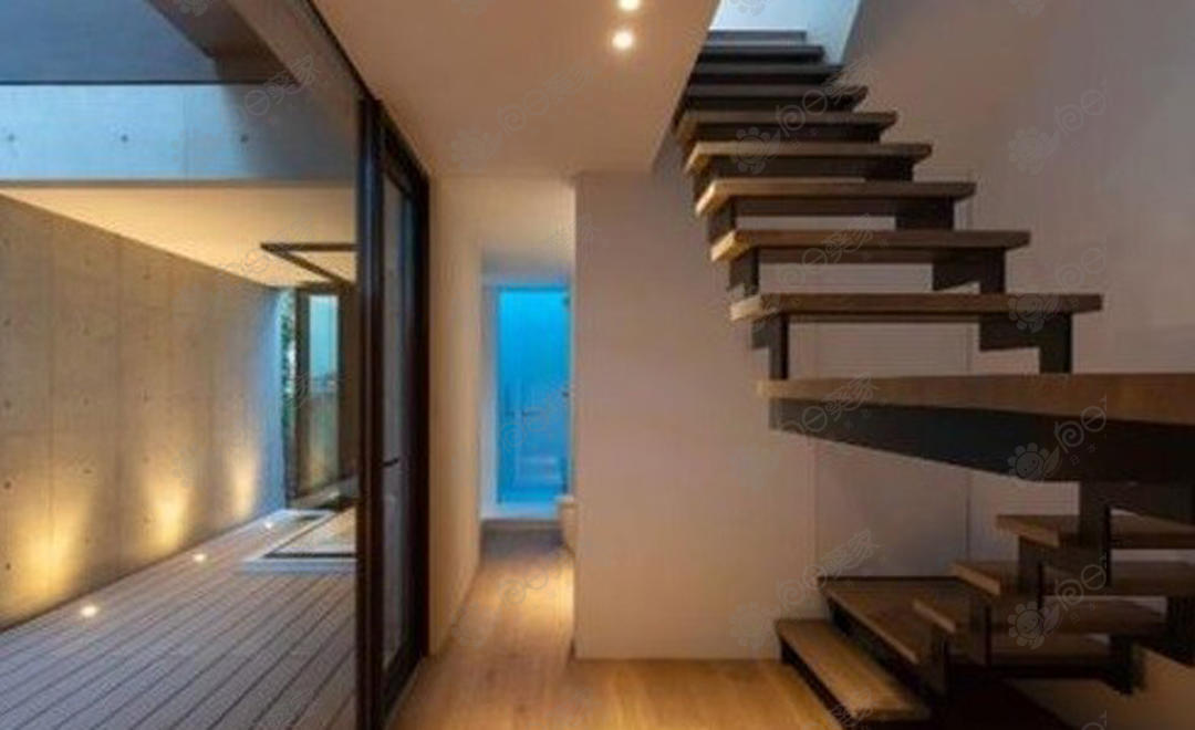 一户建客厅和楼梯
